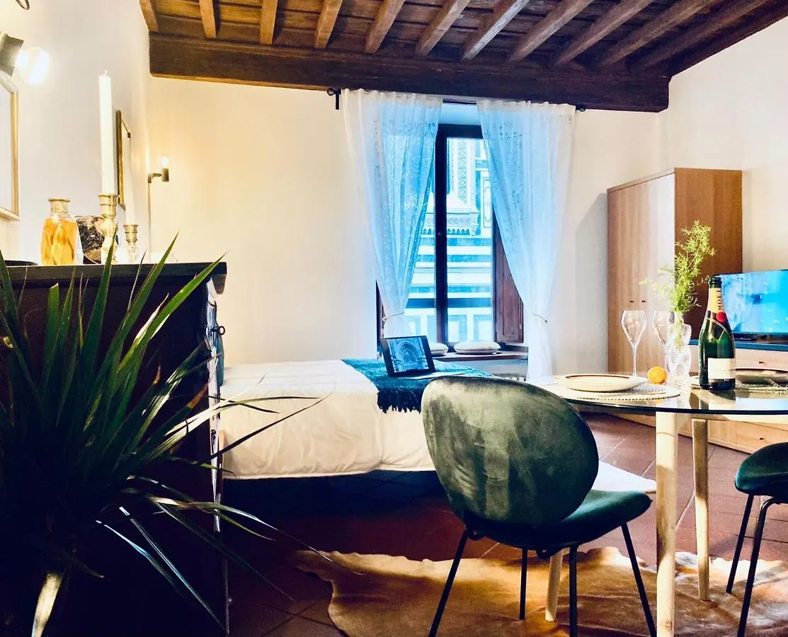 La Mandorla Apartments In Piazza Del Duomo 피렌체 0*,