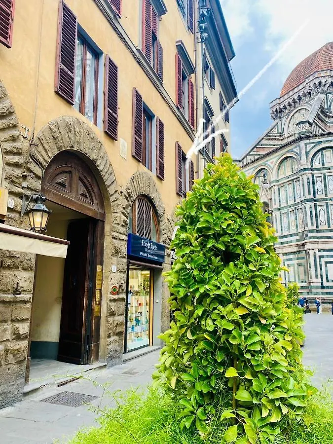 La Mandorla Apartments In Piazza Del Duomo Italia